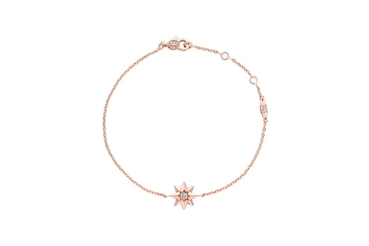 DIOR FINE JEWELLERY: Discover the Etoile de Van Collection in a Stunning Savoir-Faire Video DIOR FINE JEWELLERY: Discover the Etoile de Van Collection in a Stunning Savoir-Faire Video