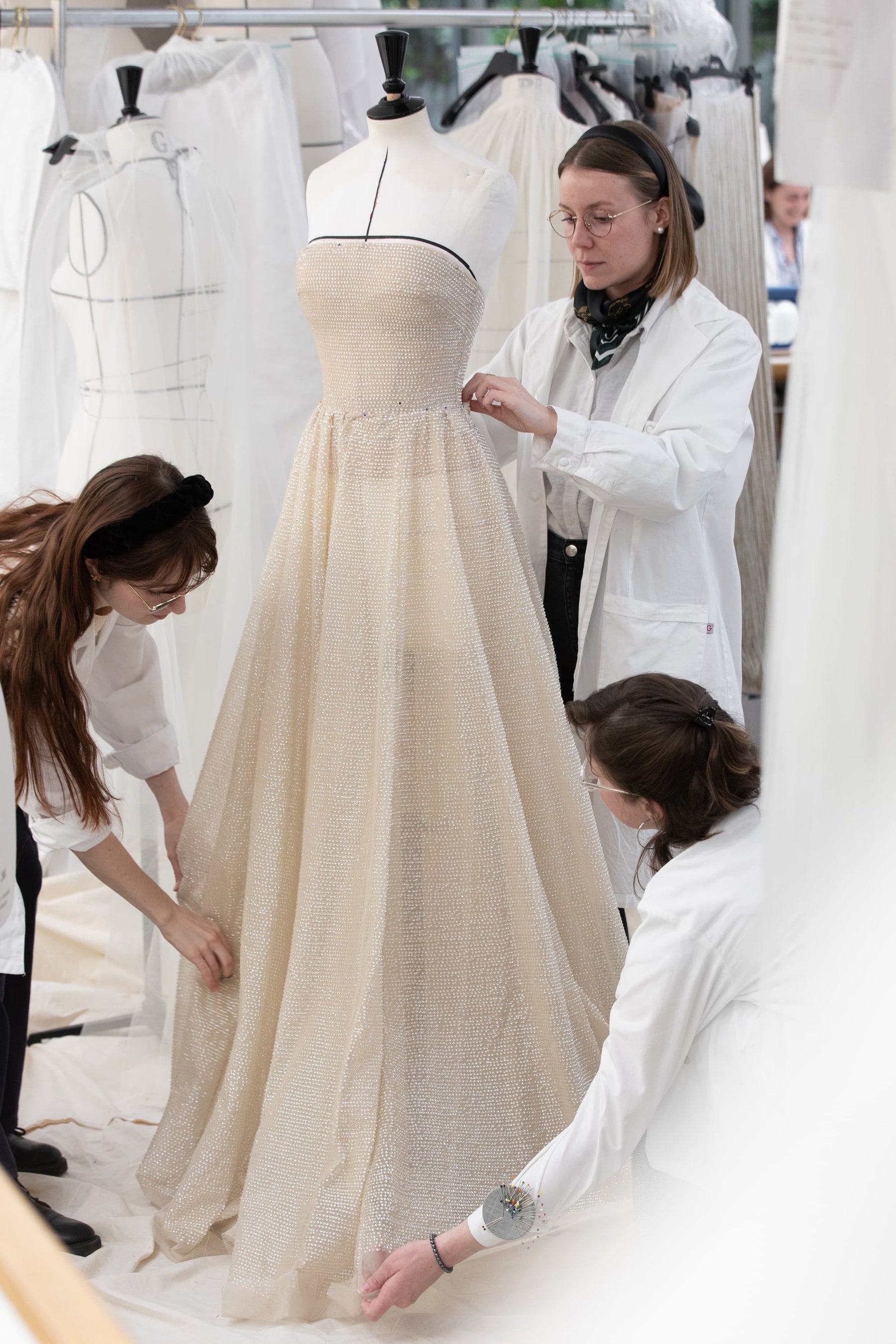 DIOR】アニャ・テイラー＝ジョイが纏うオートクチュールドレスの