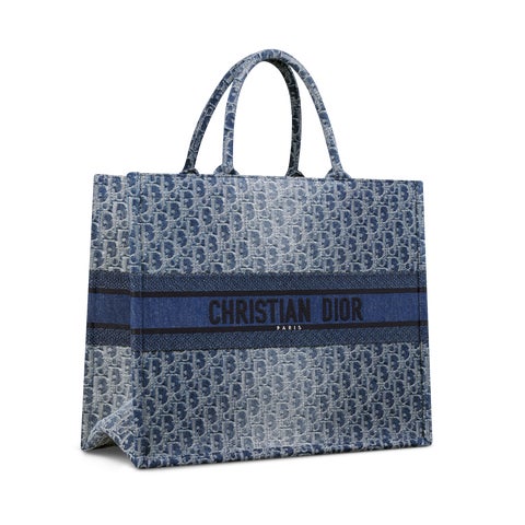 DIOR】「デニム ディオール オブリーク」のキャンペーンにNewJeansの DIOR】「デニム ディオール オブリーク」のキャンペーンにNewJeansの