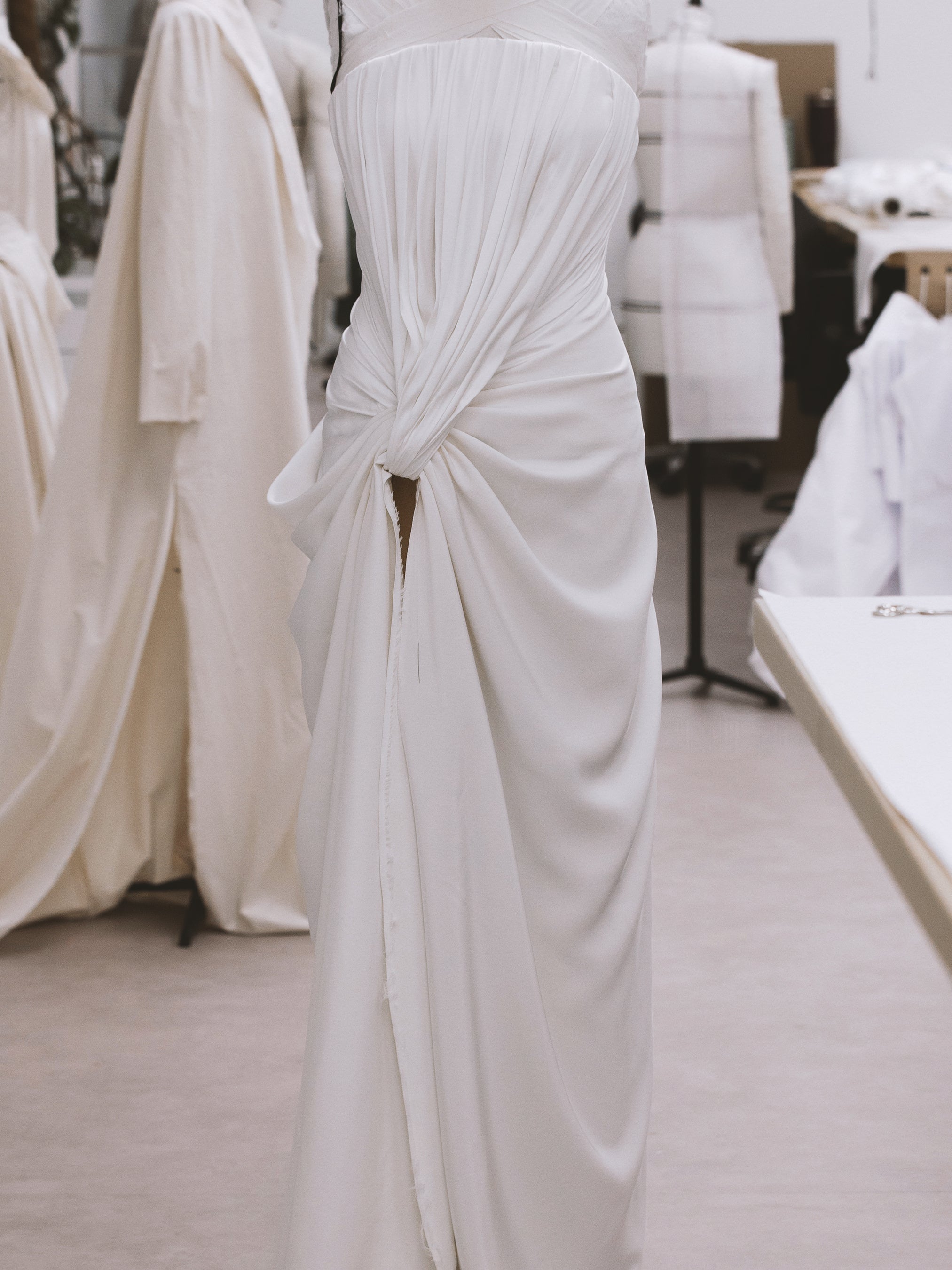 Dior】ガバナーズ賞授賞式でジェニファー・ローレンスが纏ったドレスの