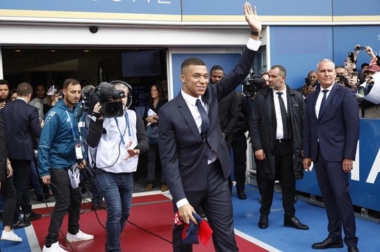 DIOR】ディオールを纏うメンズセレブリティ - キリアン・エムバペ