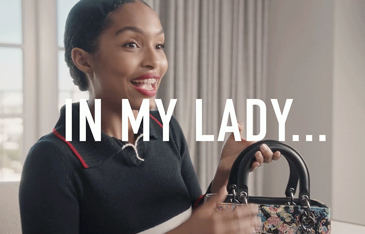 DIOR】ビューティ アンバサダー、ヤラ・シャヒディのバッグの中身を