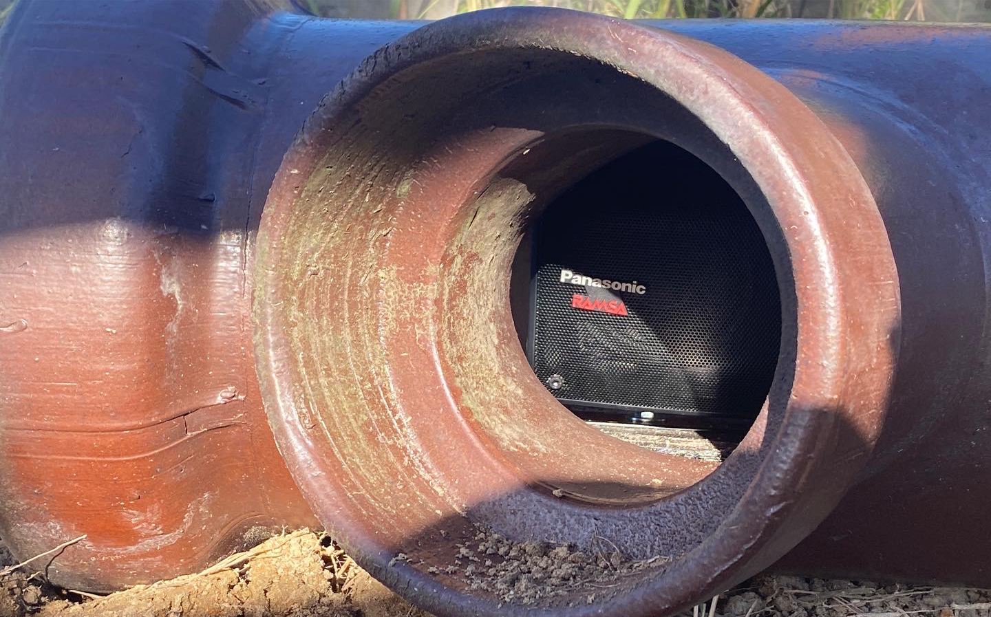 土管に仕込まれたスピーカー