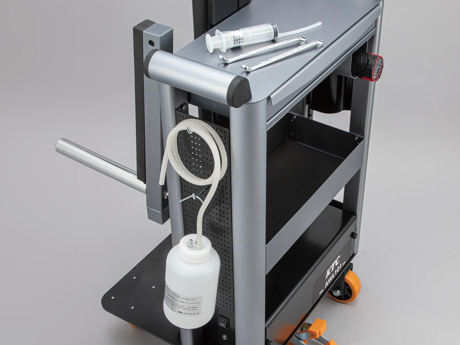 車検整備の足回り作業に必要なツールを集約!