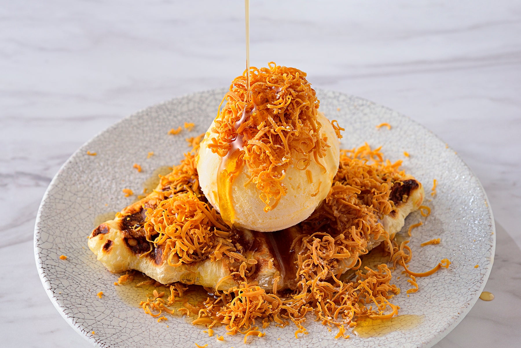 ブラウンチーズクロッフル 〜バニラアイス添え〜