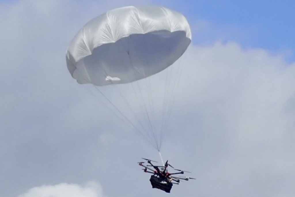 パラシュート展開後の様子