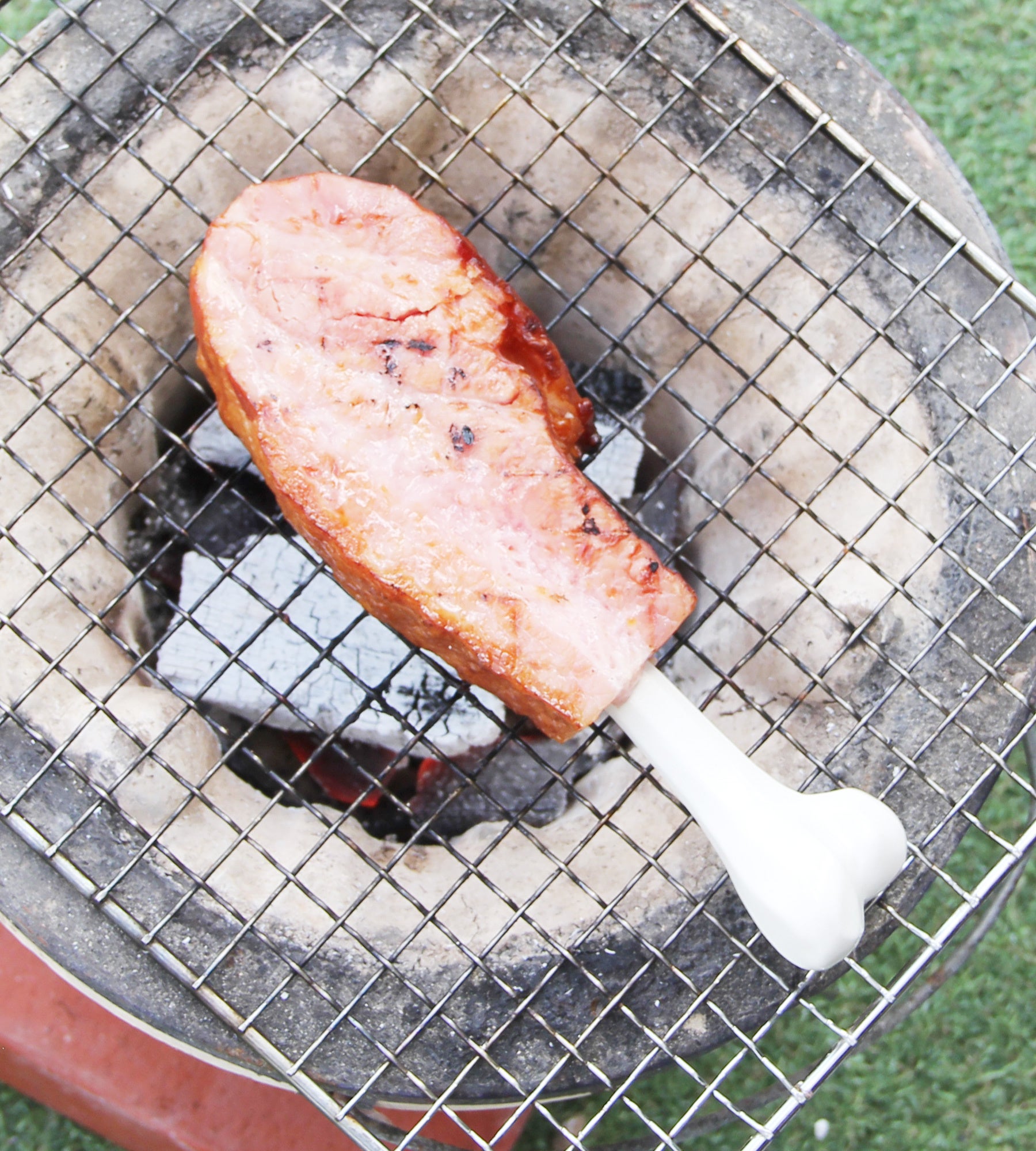 極厚切りベーコンに刺す