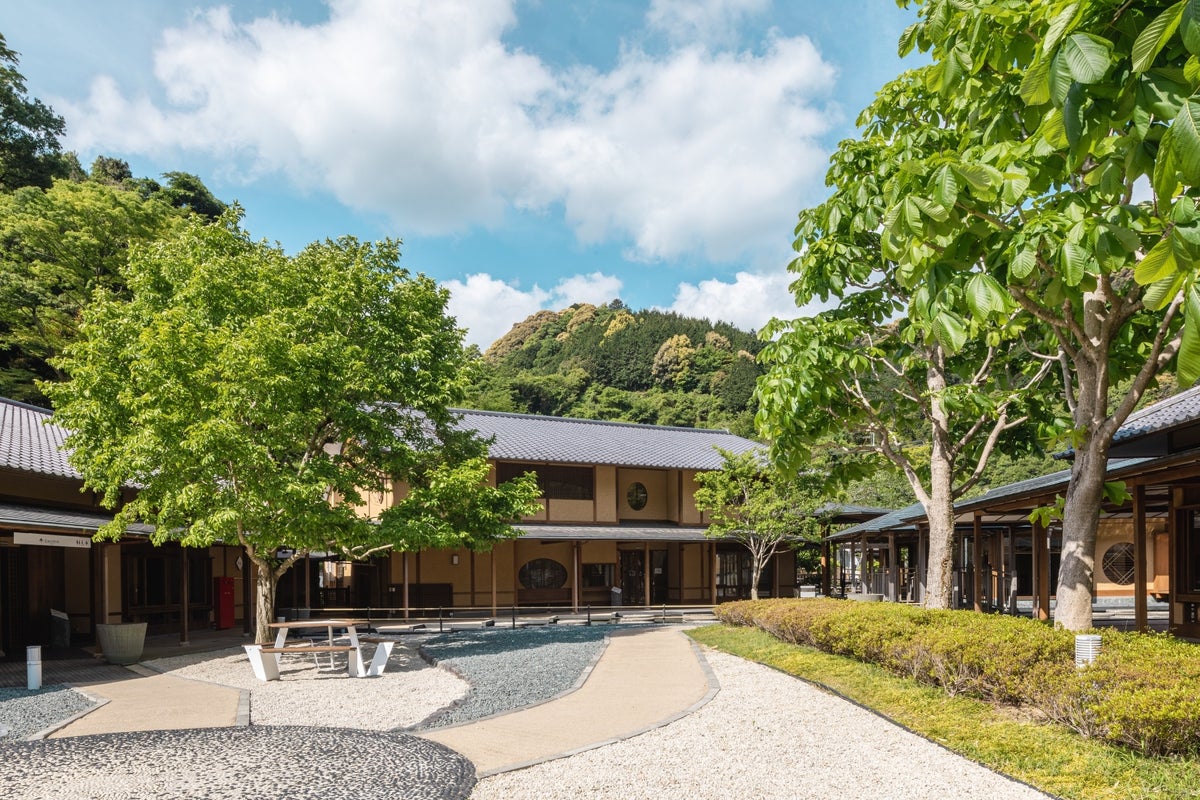 東海道・丸子宿の古民家宿『工芸ノ宿 和楽』が「ミシュランガイド ホテルセレクション2026」に初選出