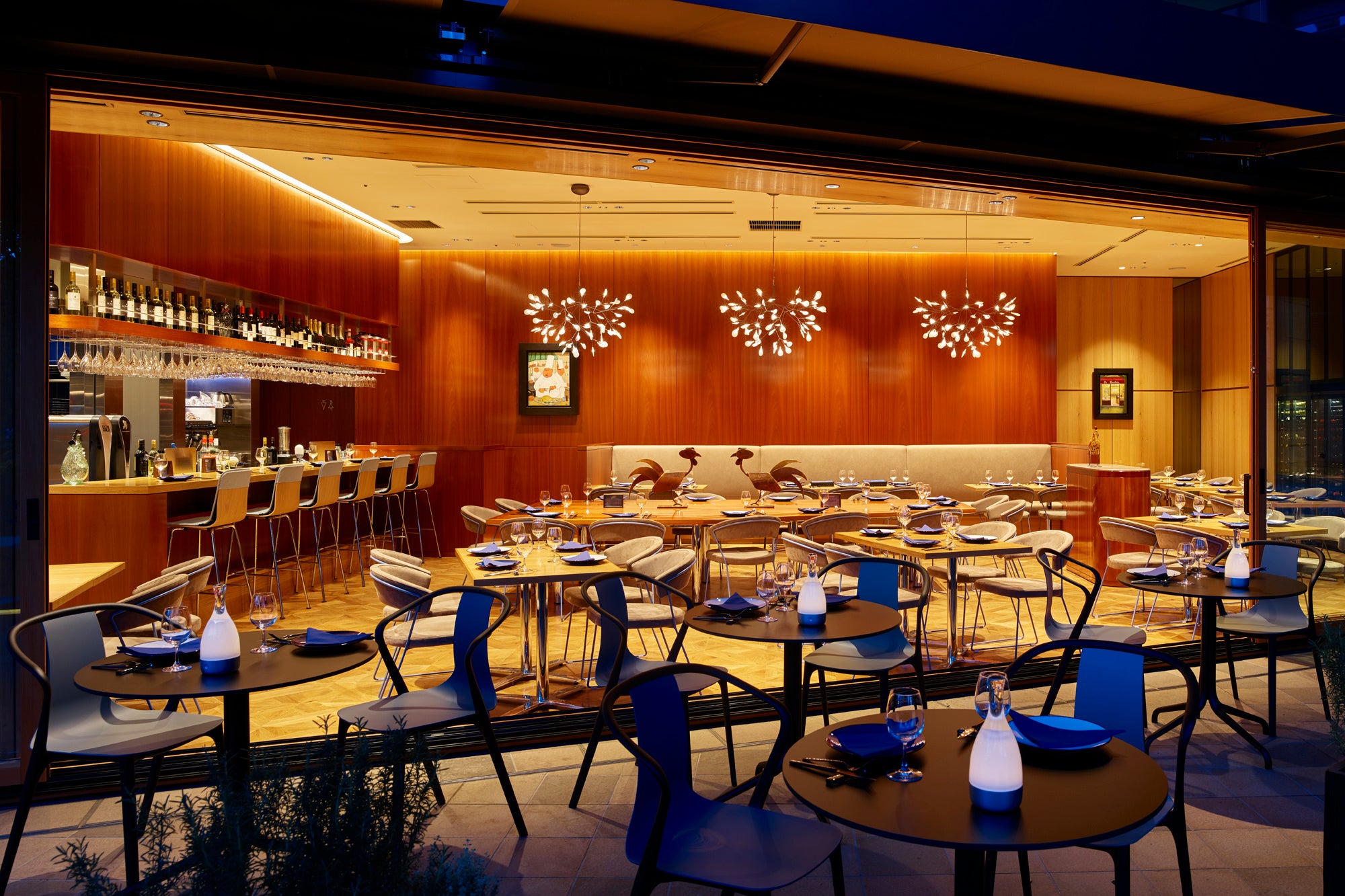 ル・プーレ ブラッスリーうかいディナータイムの内観