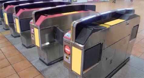 自動改札ステッカー広告イメージ 出展「西武鉄道株式会社ホームページ」
