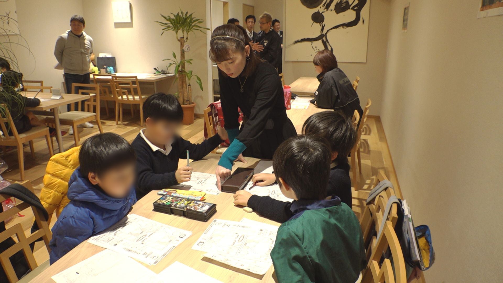 コロナ前におにぎり食堂の二階で無料塾を開設していた時の様子