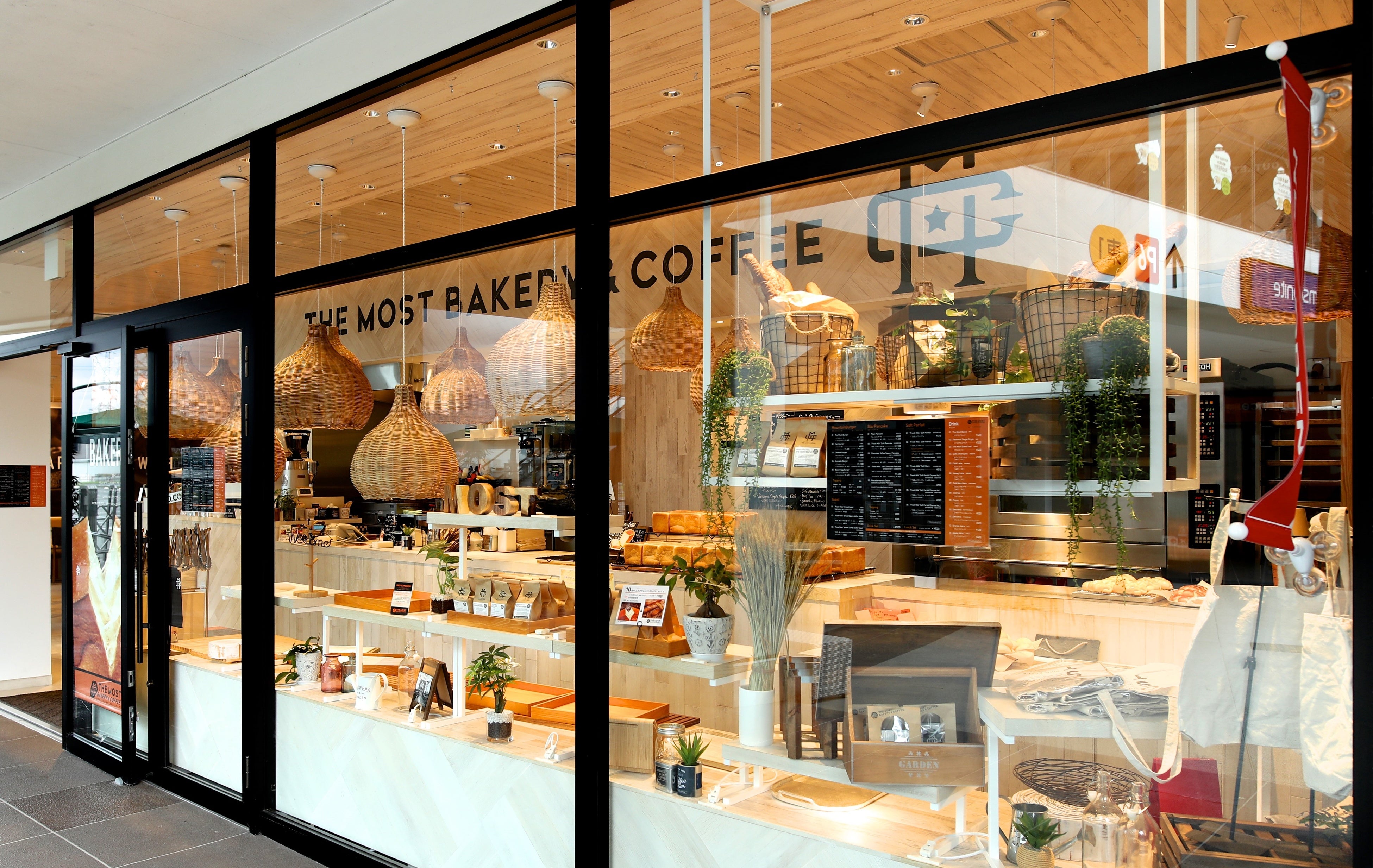 THE MOST BAKERY & COFFEE　三井アウトレットパーク仙台港店