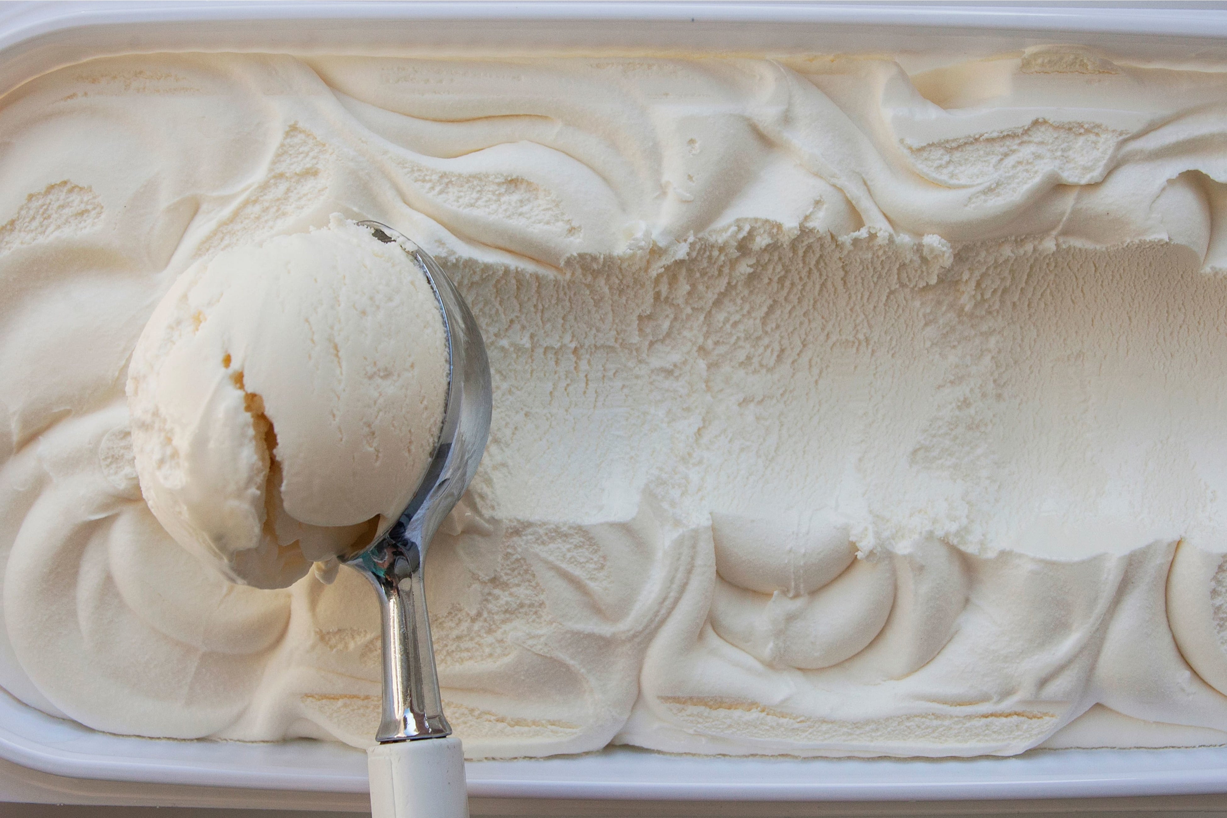 アイスクリームはチョコ＆バニラ・フランボワーズシャーベット