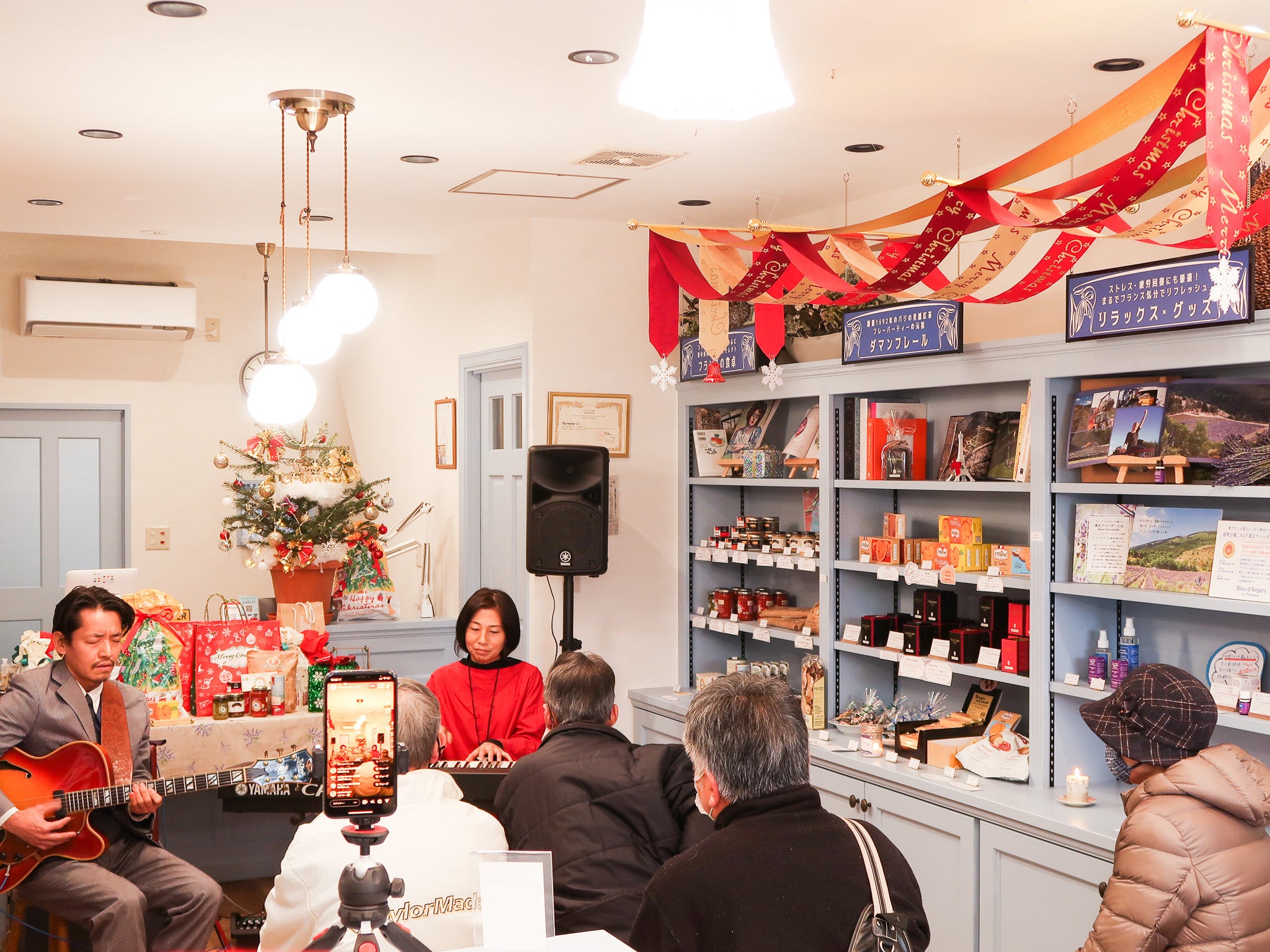 第1回クリスマスマルシェ (ジャズライブ) の様子