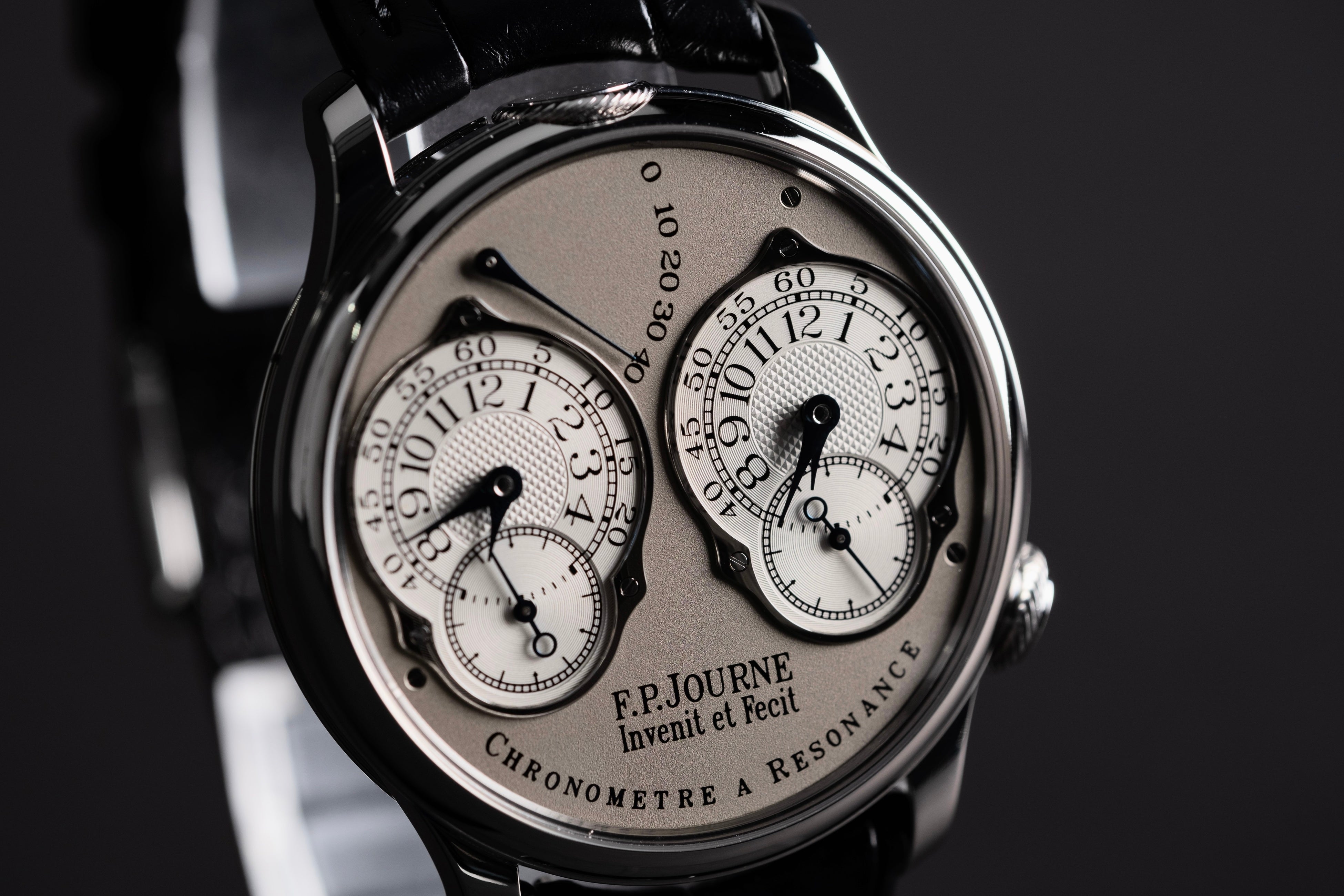 時価7,000万円超の腕時計も展示]