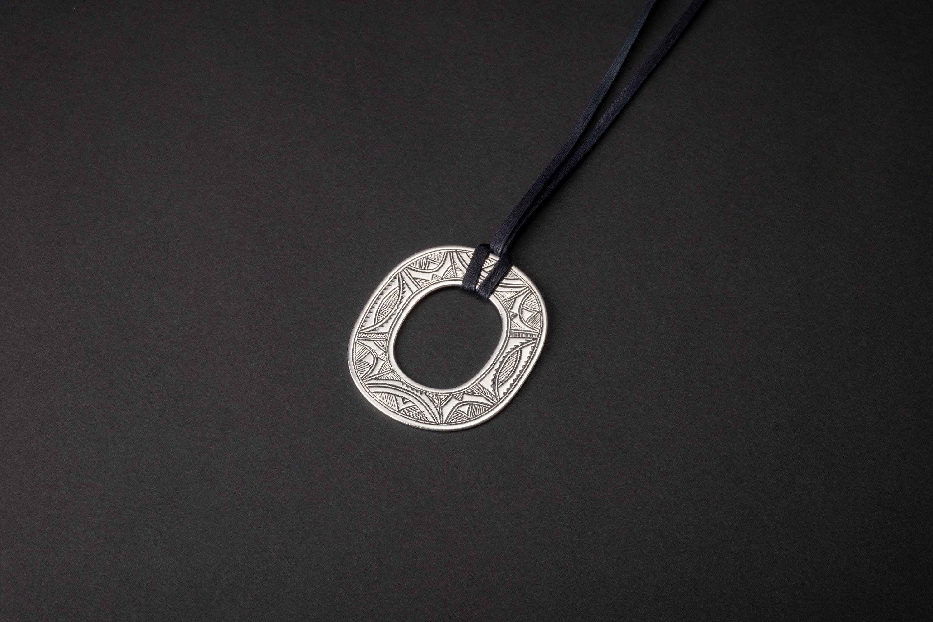 トゥアレグオーバル　ネックレス