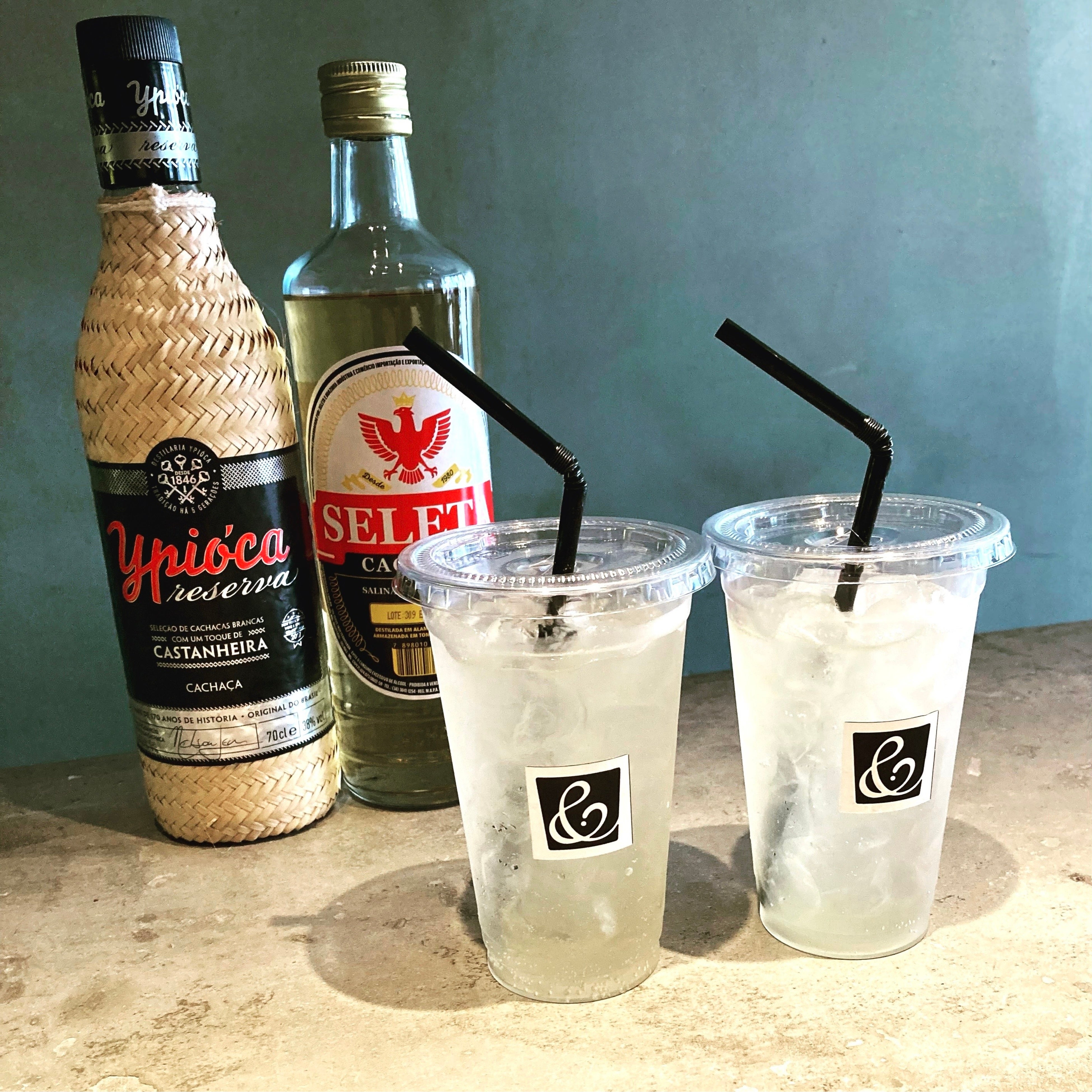 カシャッサジンジャーハイボール（TO GO）・カシャッサアップルハイボール（TO GO） ともに¥770（税込）