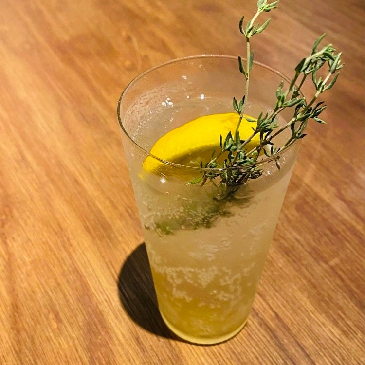 ※スペシャルカクテル「オーガニックジンジャーハイボール」 ¥1,320（税込）