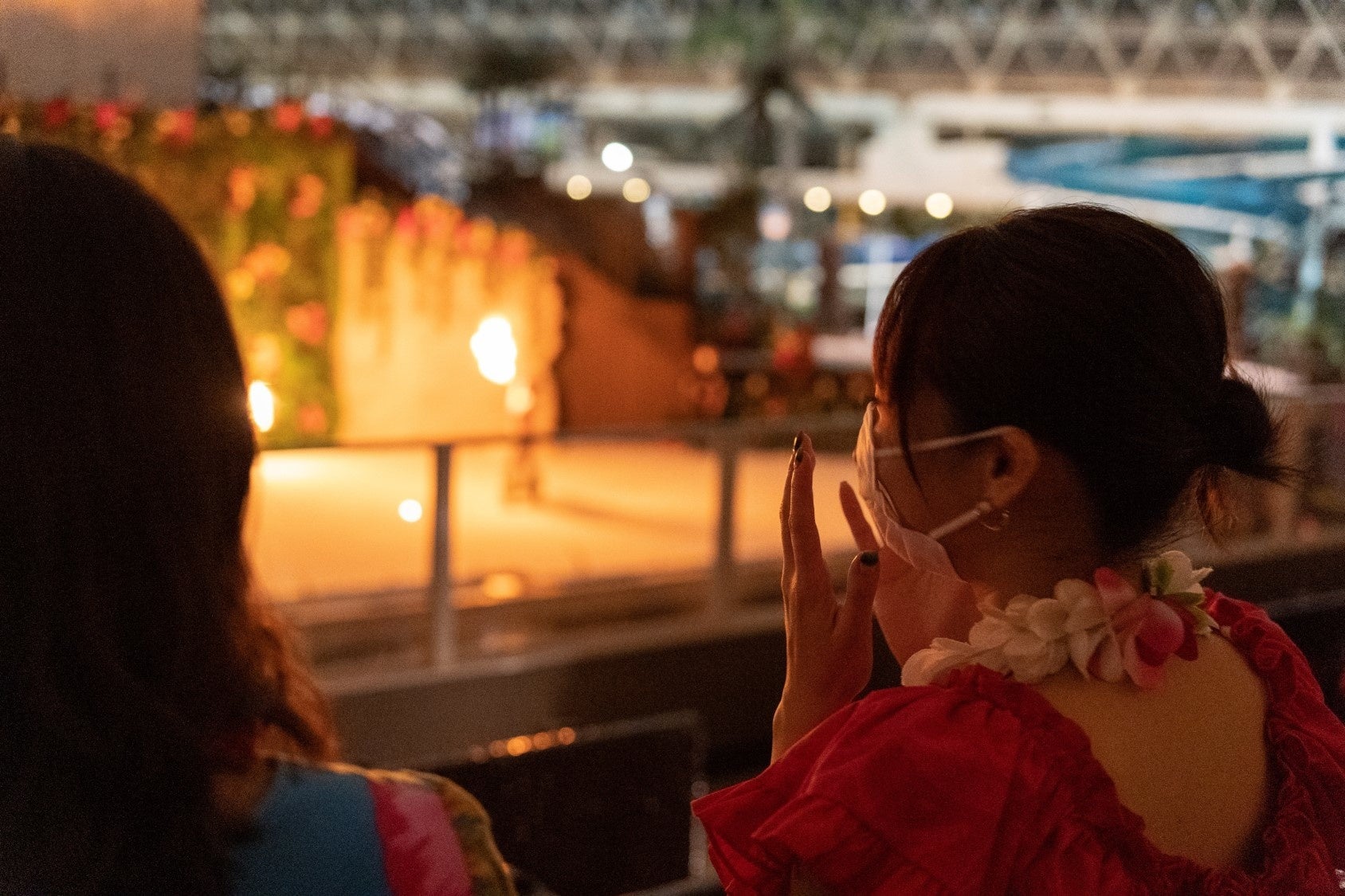 ショーで感動する二人