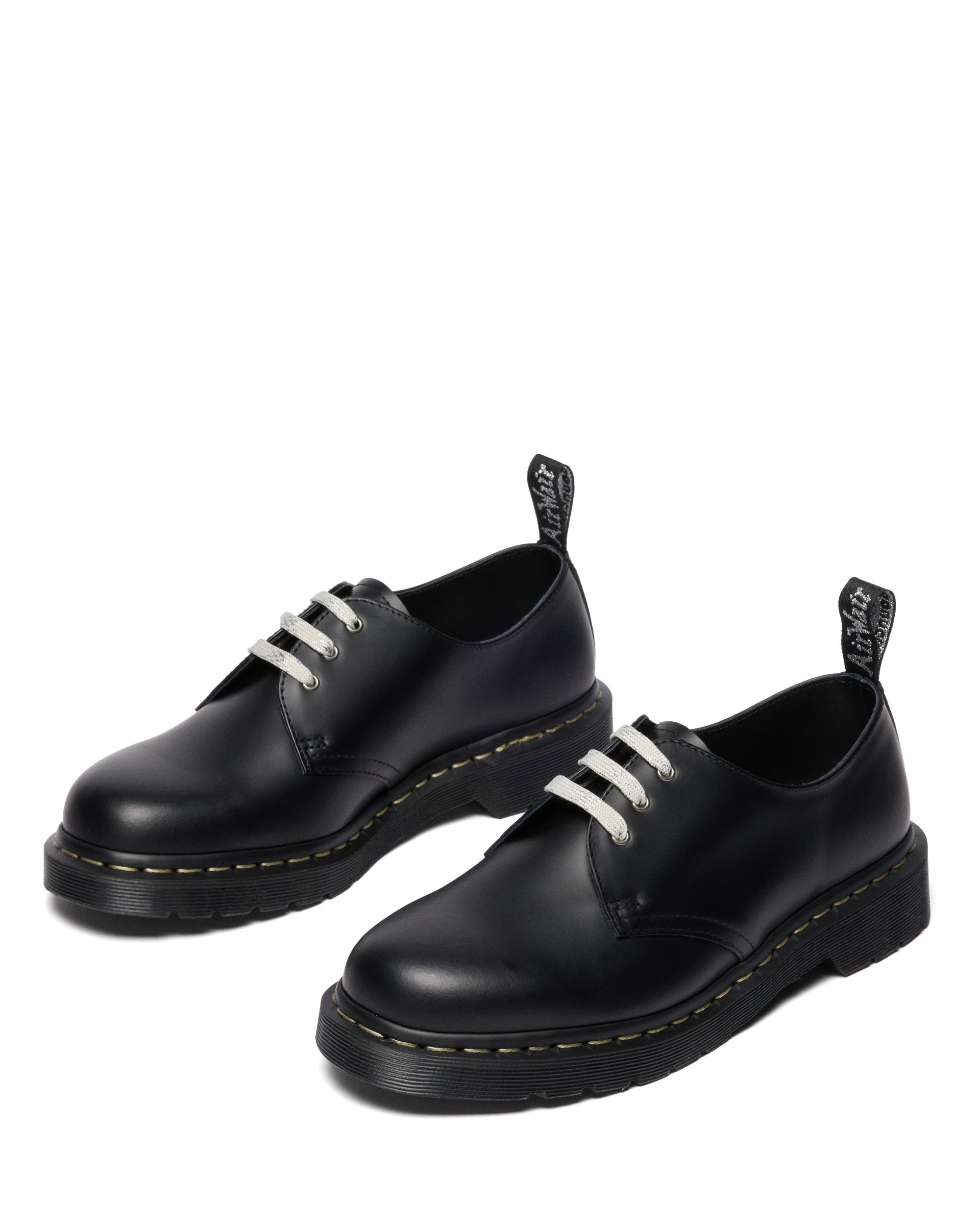 ドクターマーチン】日本限定 “THE GREY STITCH” COLLECTION TOKYO を