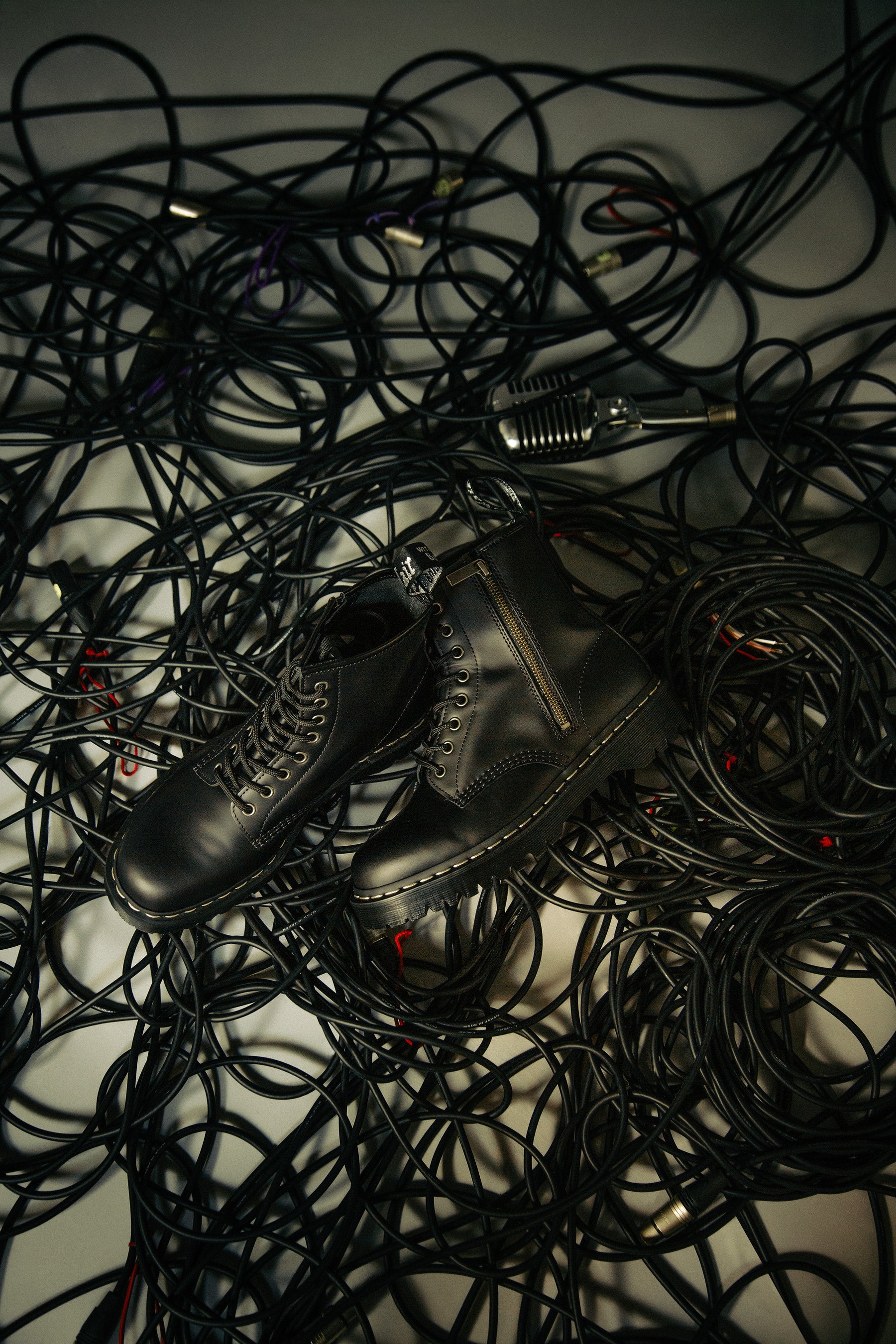 ドクターマーチン】日本限定 “THE GREY STITCH” COLLECTION TOKYO を