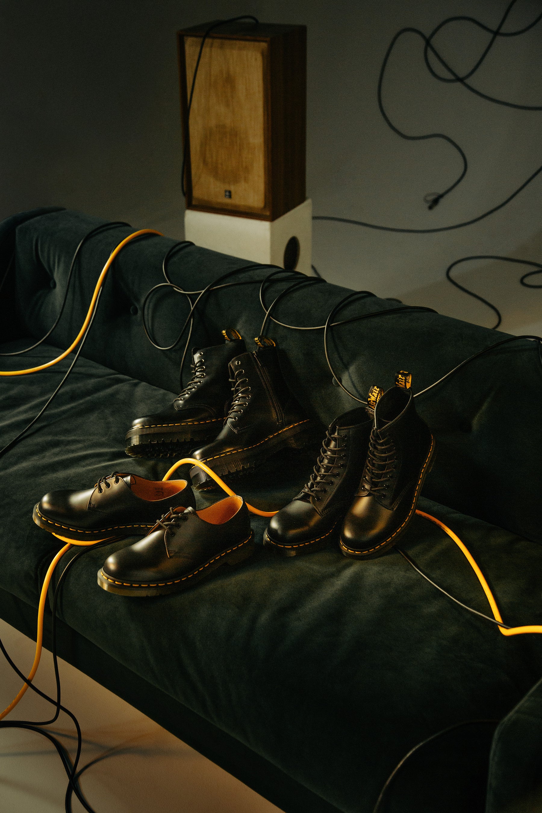 Dr.Martens ドクターマーチン AMORY イエローステッチ Dr. Martens for Holiday “THE YELLOW STITCH” 原点を大切にしながら