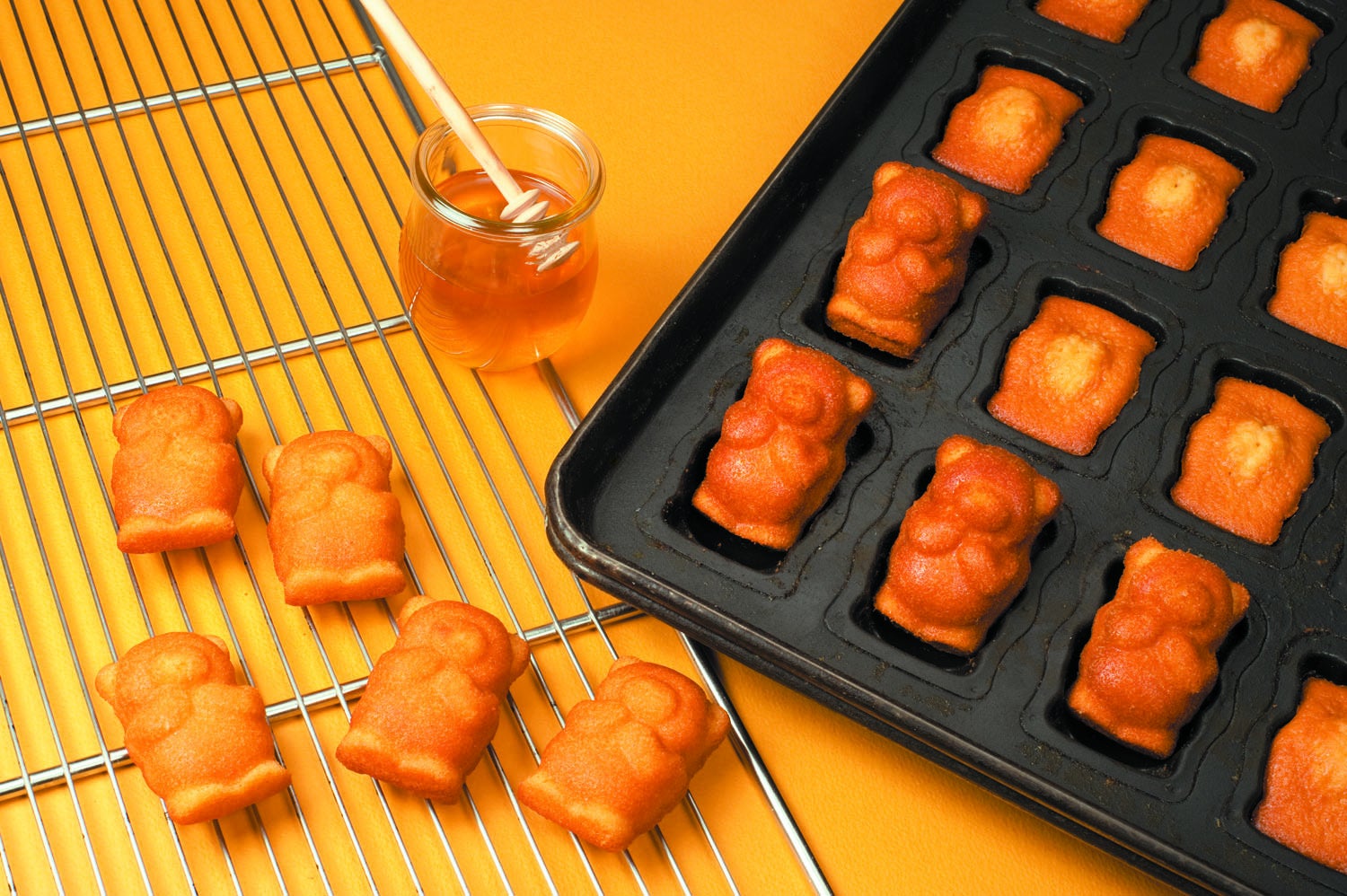 クマさん型の焼菓子 ハニー ベア フェルム ラ テール美瑛 にてリニューアル先行販売 株式会社ラ テールのプレスリリース クマさん型の焼菓子 ハニー ベア フェルム ラ テール美瑛 にてリニューアル先行販売 株式会社ラ テールのプレスリリース