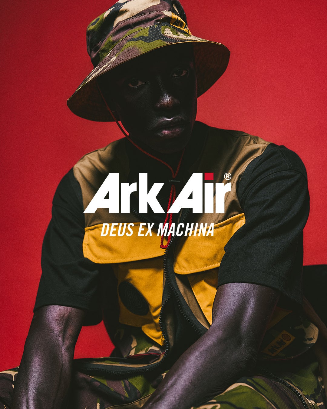 【New】デウス×ArkAirコラボアイテムが登場!ミリタリースモックやDPM迷彩柄の生地を使用し、Deusらしいポップな印象に。日本国内ではデウス浅草・公式オンライン限定販売。 【New】デウス×ArkAirコラボアイテムが登場!ミリタリースモックやDPM迷彩柄の生地を使用し、Deusらしいポップな印象に。日本国内ではデウス浅草・公式オンライン限定販売。