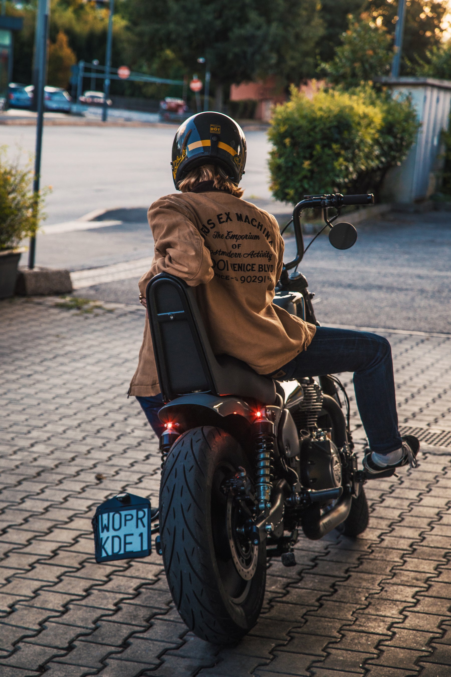 デウス ミラノ 最新カスタム車両&nbsp;Rolling Queen も特別展示