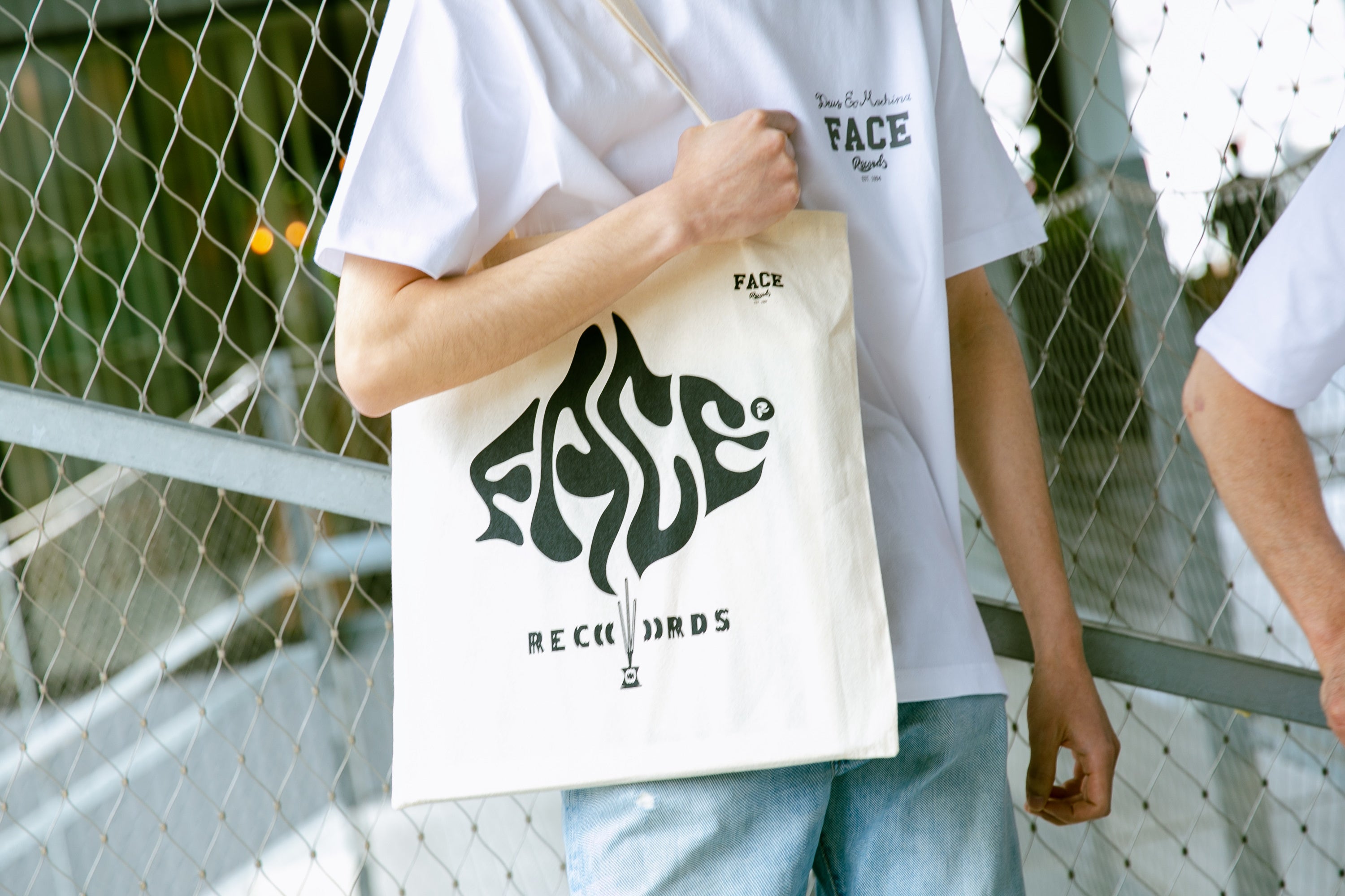 DEUS EX MACHINA  x FACE RECORDS  TOTE BAG ¥1100- 4月23日 発売