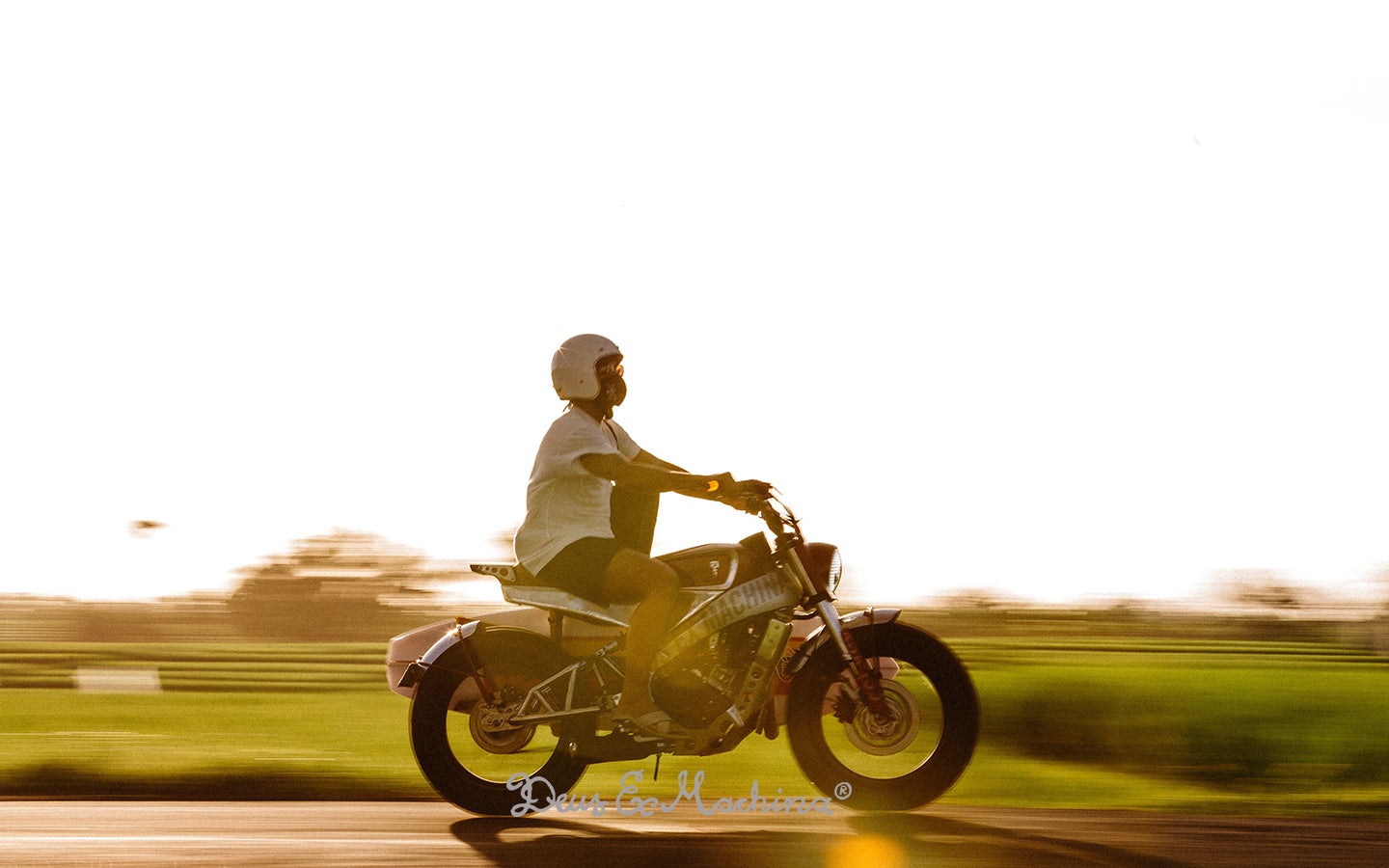 DEUS EX MACHINA 2022 SPRING COLLECTION