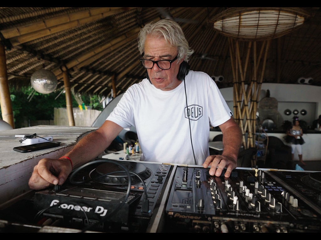 イビサの伝説的DJ“ジョン・サ・トリンサ”、記念すべき初のジャパンツアーがデウス浅草からスタート! 