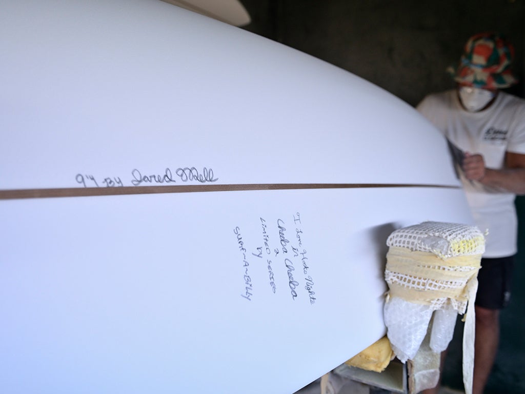 美品 SURF-A-BILLY x DEUS 7’2” MID LIFE SURF-A-BiLLY x DEUS Surfboards shaped in Japan by Jared Mel