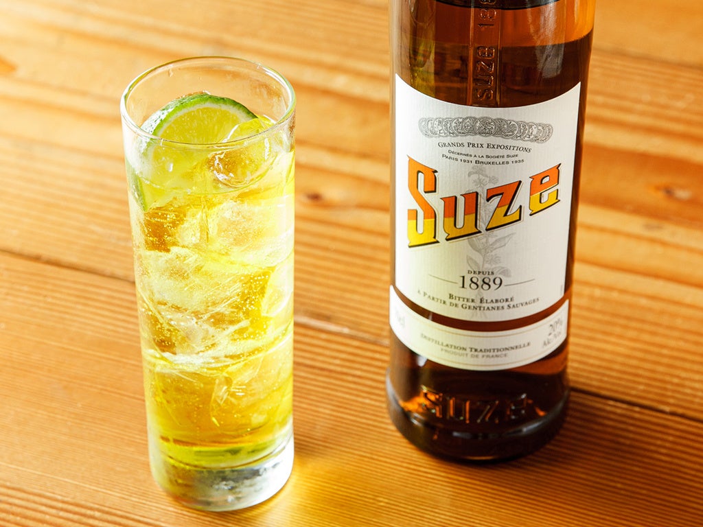 デウス浅草カフェ秋限定メニュー  スーズ　アンド　トニック（お酒です）