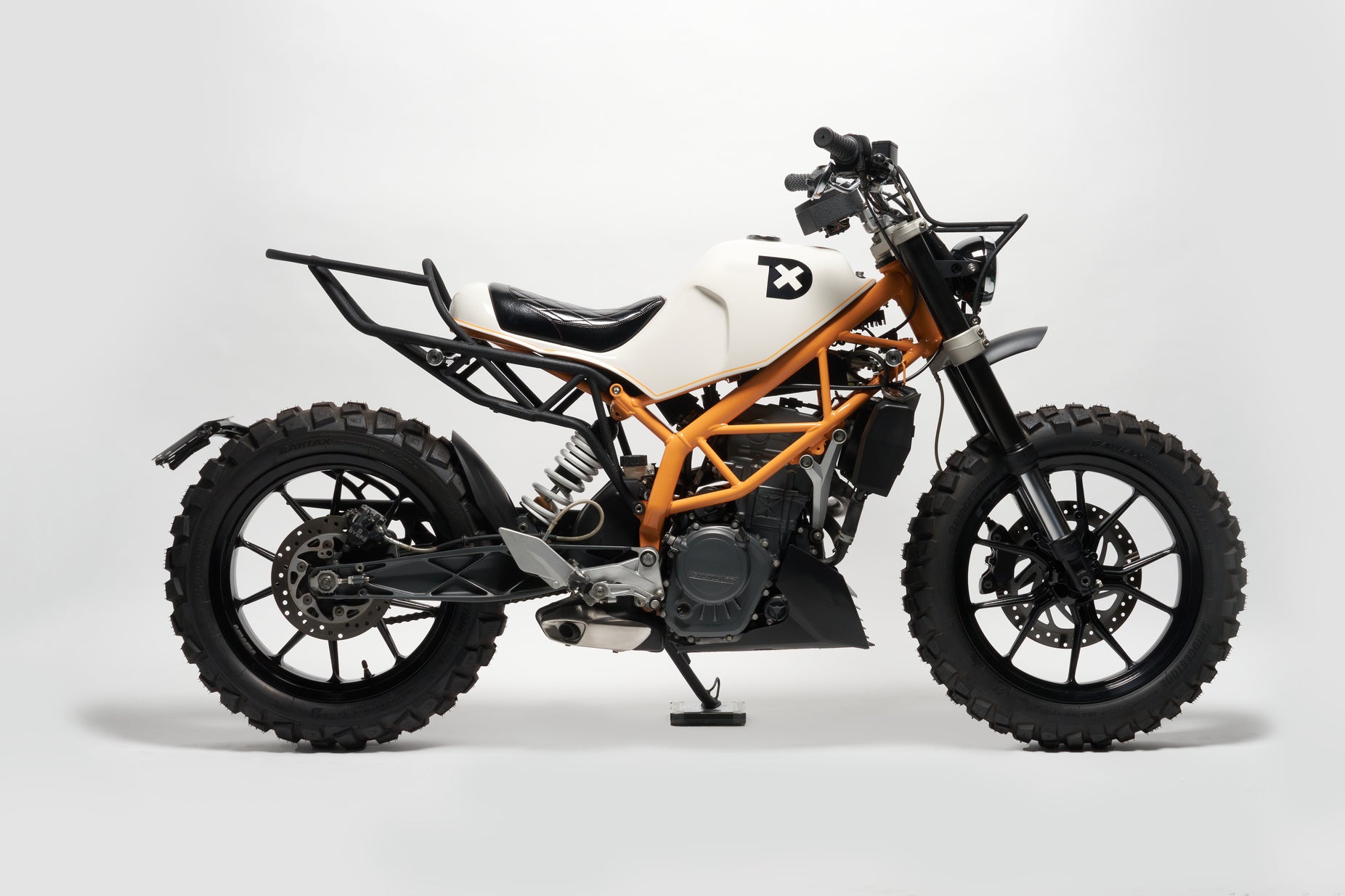 Deus Ex Machina Beluga XM (KTM DUKE200)