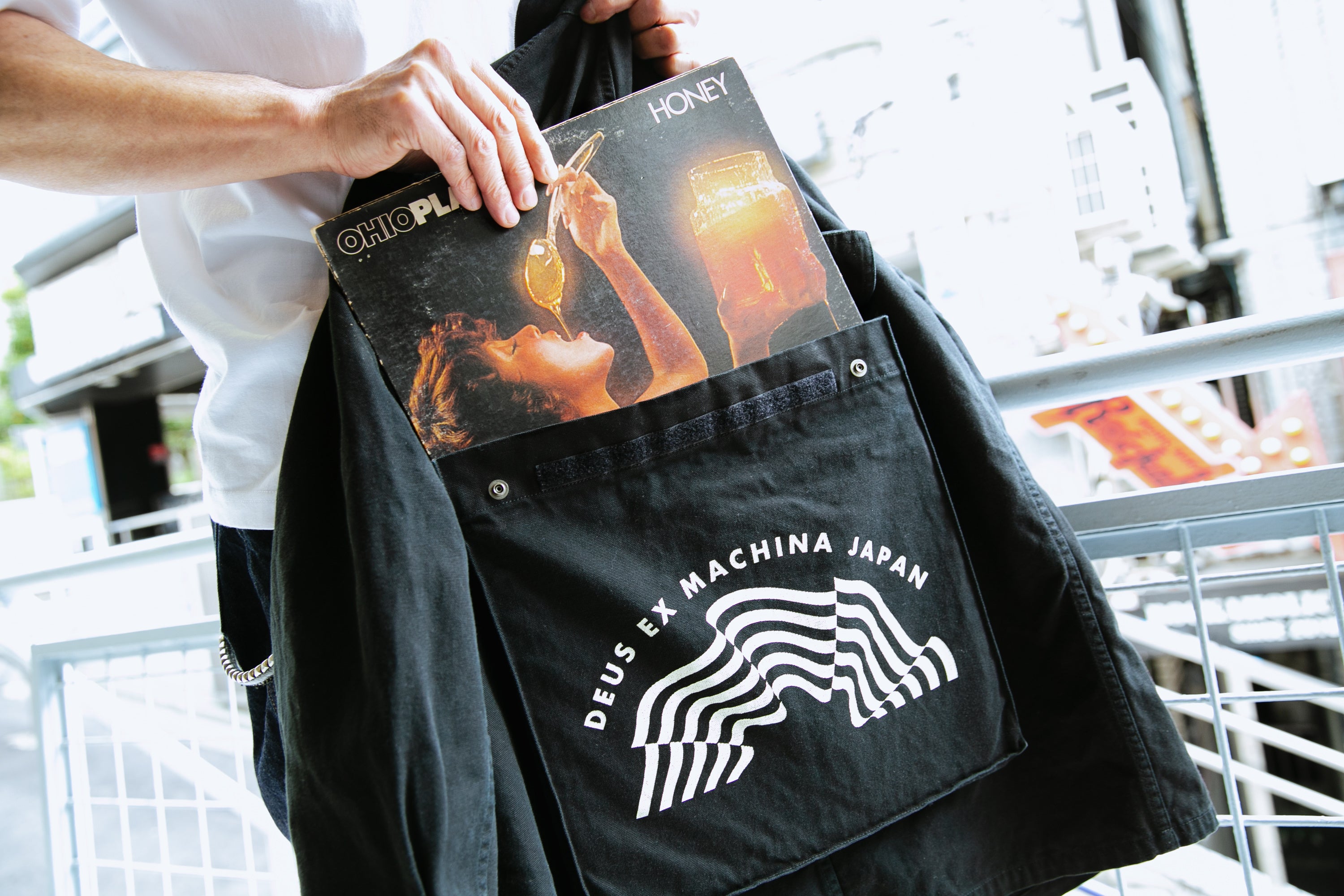 Deus Ex Machinaレコードハンティングジャケット