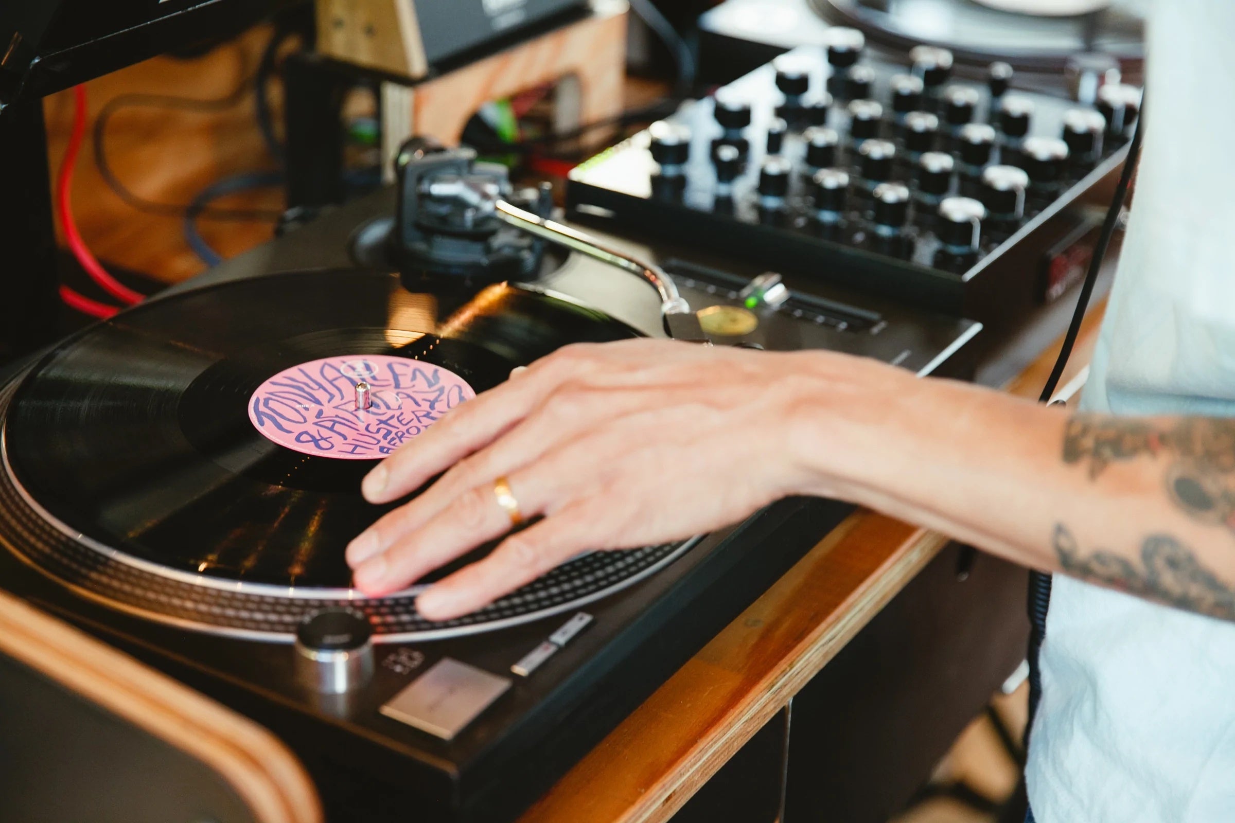 Deus Ex Machinaレコードハンティングジャケット