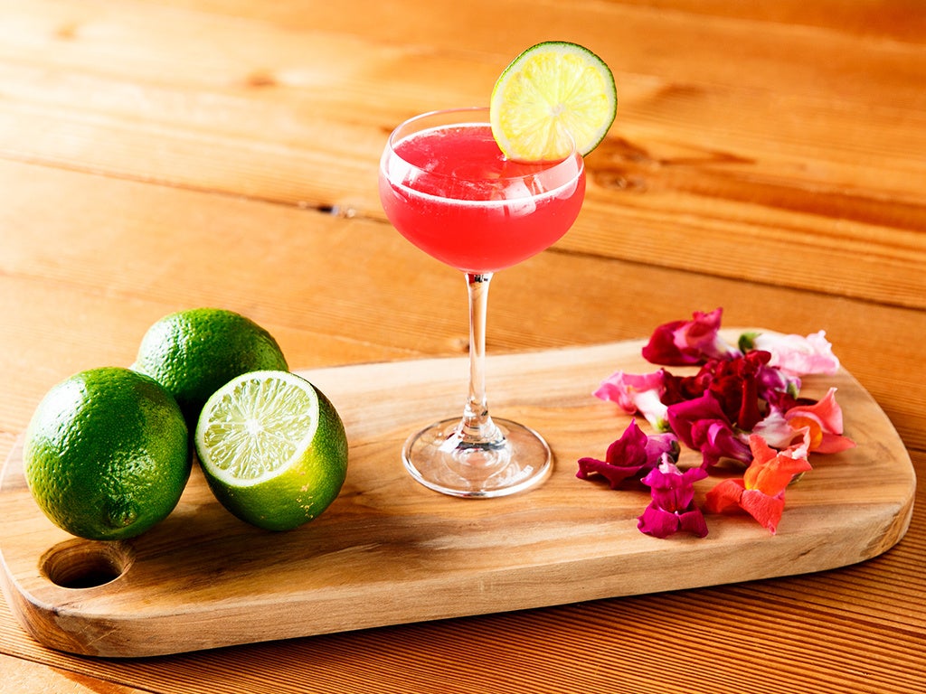 【デウス浅草カフェ 】春のシーズナル カクテル   メスカル&ハマイカ