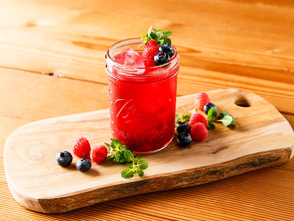 【デウス浅草カフェ 】春のシーズナルメニュー  ラズベリーリフレッシュティー