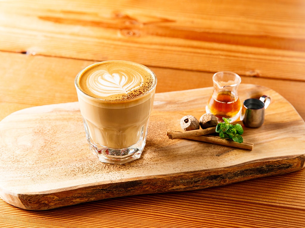 【デウス浅草カフェ 】春のシーズナルメニュー   メープルバニラシナモンラテ