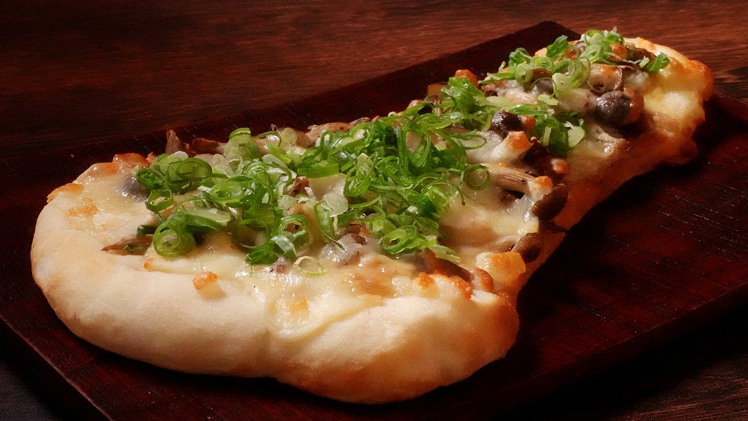 きのこたっぷり！四種のきのこピザ