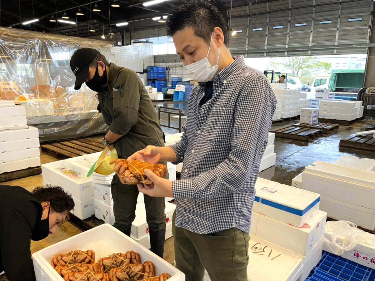 北海道産毛蟹丸ごとの“贅”を豪快に味わう! 北海道産毛蟹丸ごとの“贅”を豪快に味わう!