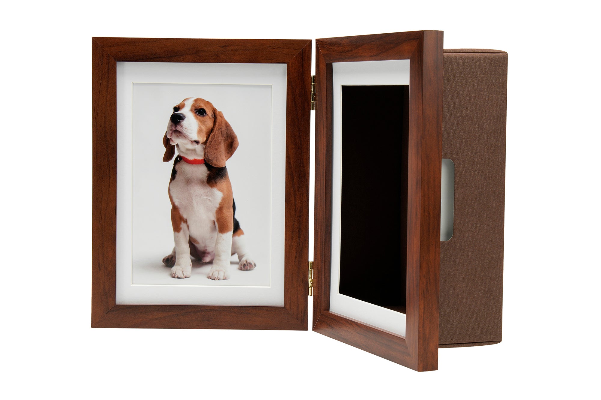ペットの写真と想い出のお品を一緒に飾れるフォトボックスフレーム