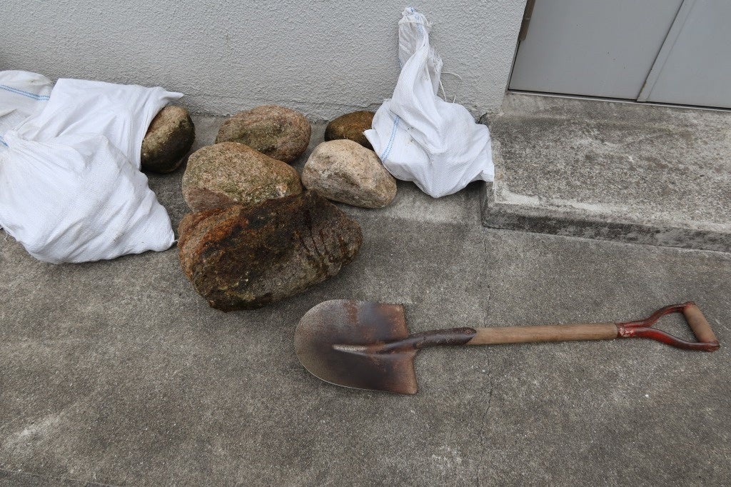 こんな大きな石もありました