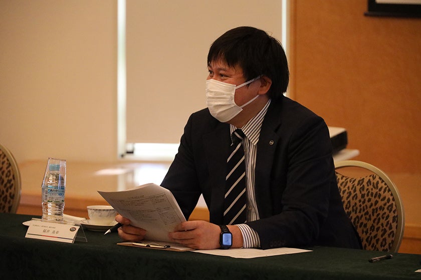 座談会で意見交換（福井運営本部長）