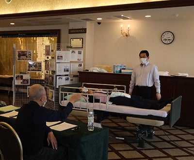 生活介護講座[オムツ交換の方法]