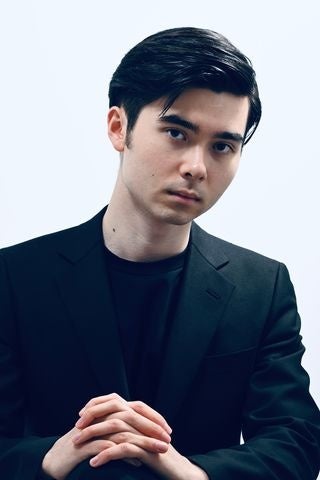 井上ルークアーサー龍太郎（編曲・ピアノ）