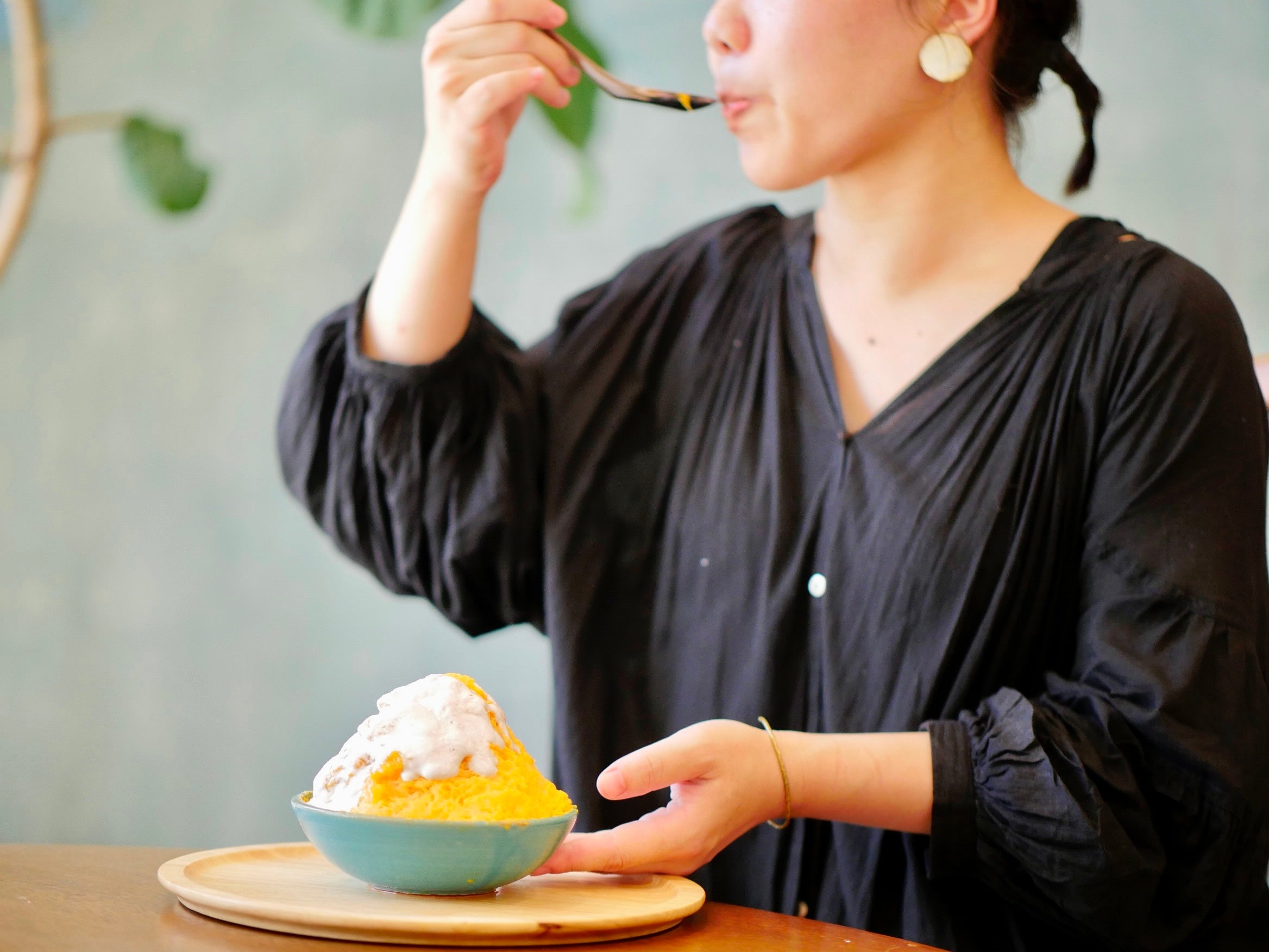 パティシエ監修のもとメニュー開発を行いました