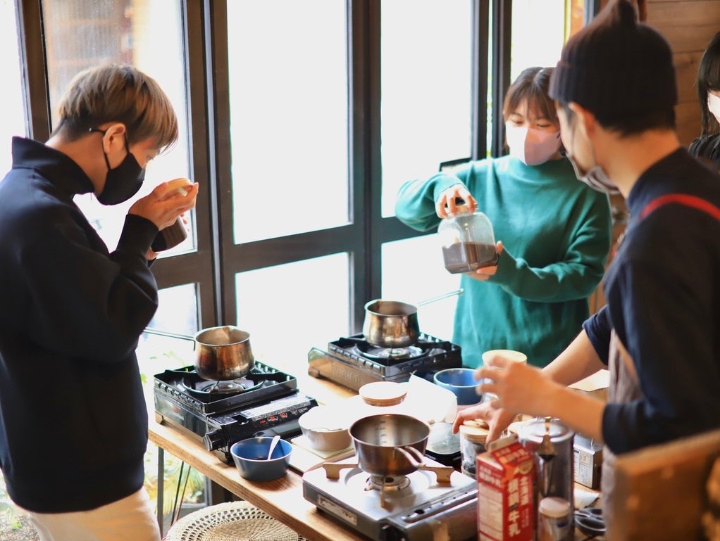 チャイの試作の様子