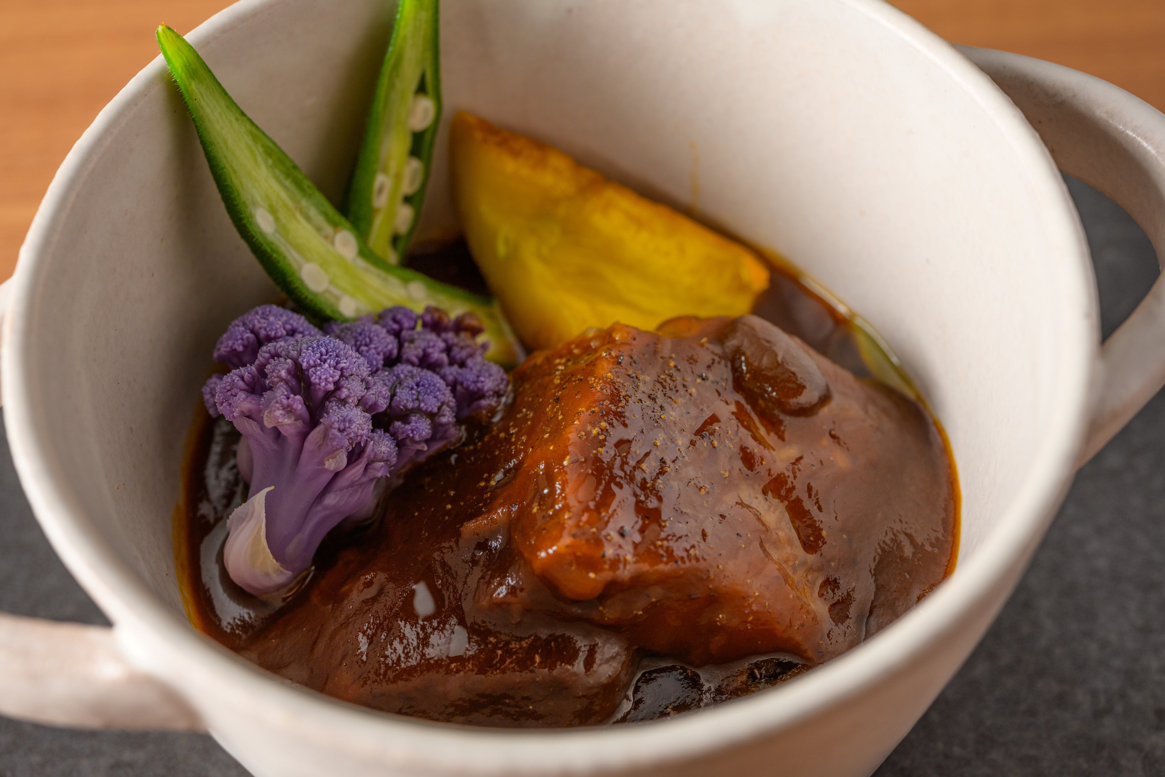 宮崎県産 黒毛和牛三角バラ肉のトロトロビーフシチュー